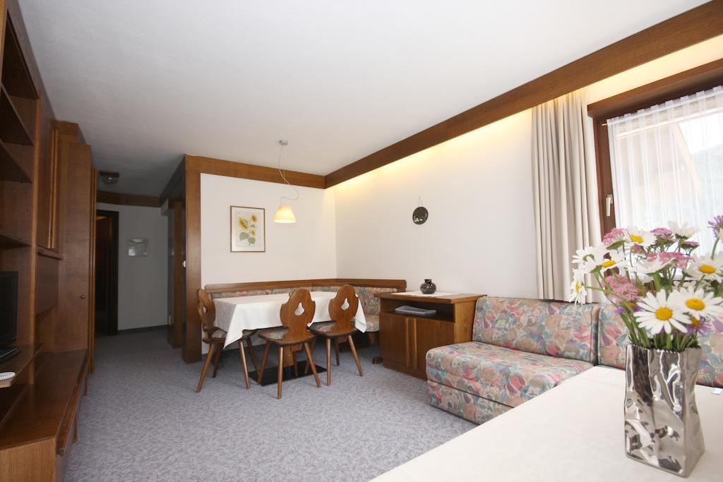 קולפוסקו Apartments Residence Alta Badia חדר תמונה