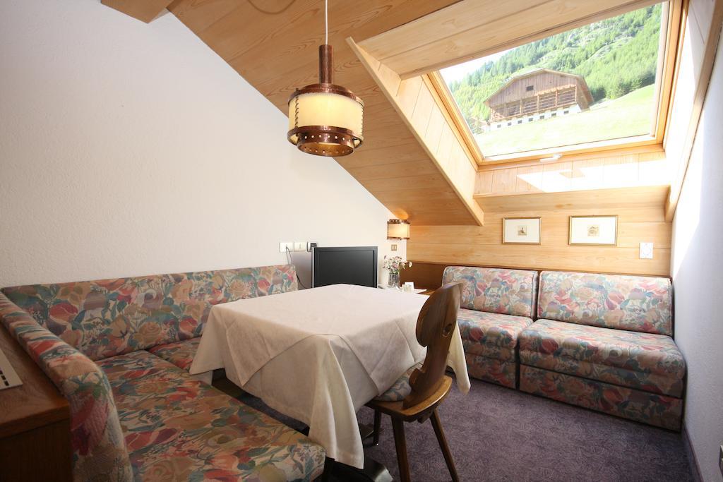 קולפוסקו Apartments Residence Alta Badia חדר תמונה